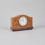 498046 Table clock